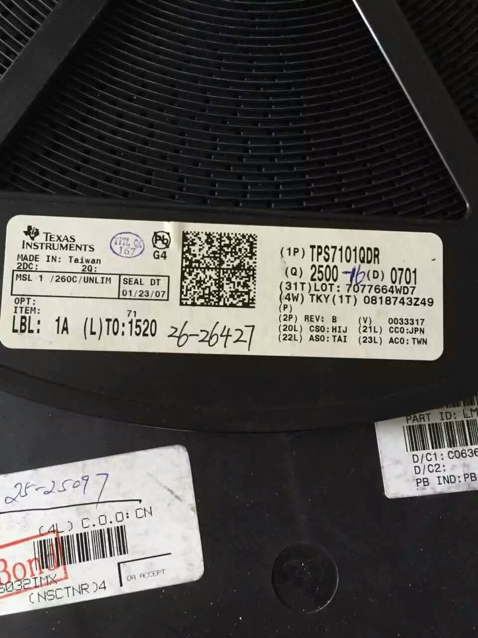 TPS7101QDR